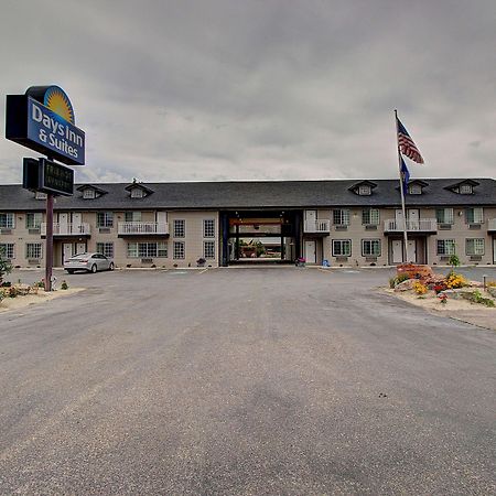 Days Inn & Suites By Wyndham Lolo Zewnętrze zdjęcie