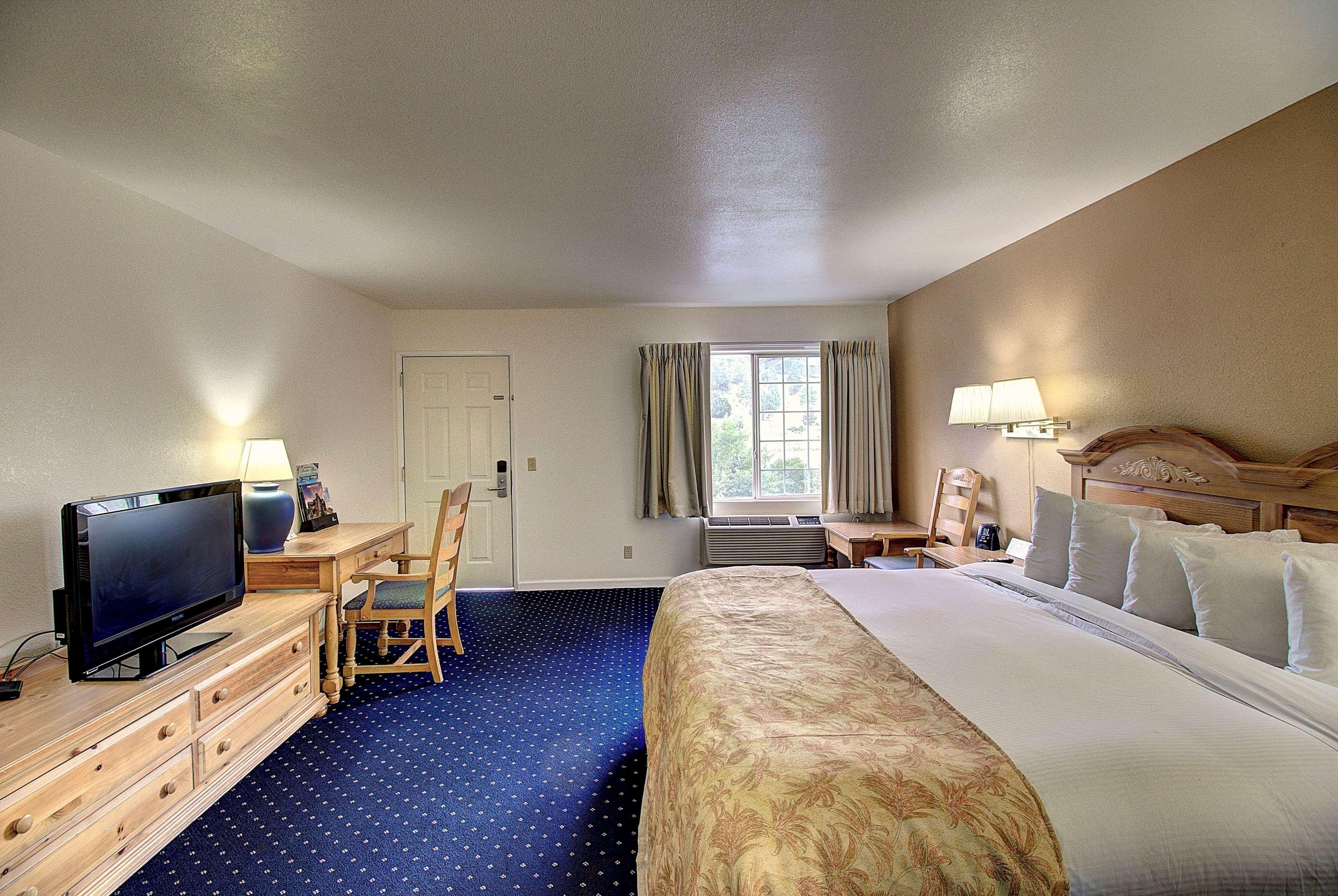Days Inn & Suites By Wyndham Lolo Zewnętrze zdjęcie